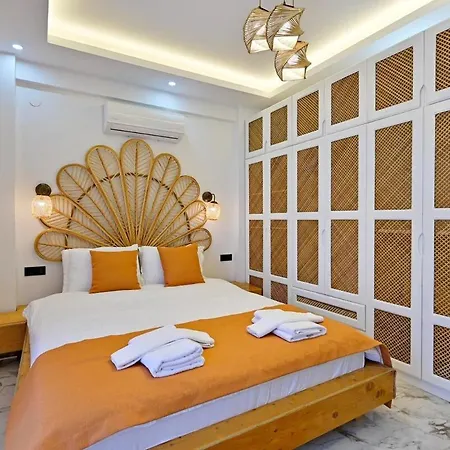 With Amazing View In - Kabak * فاراليا